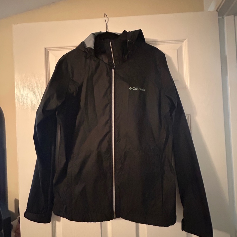 Columbia Women’s Black Raincoat
